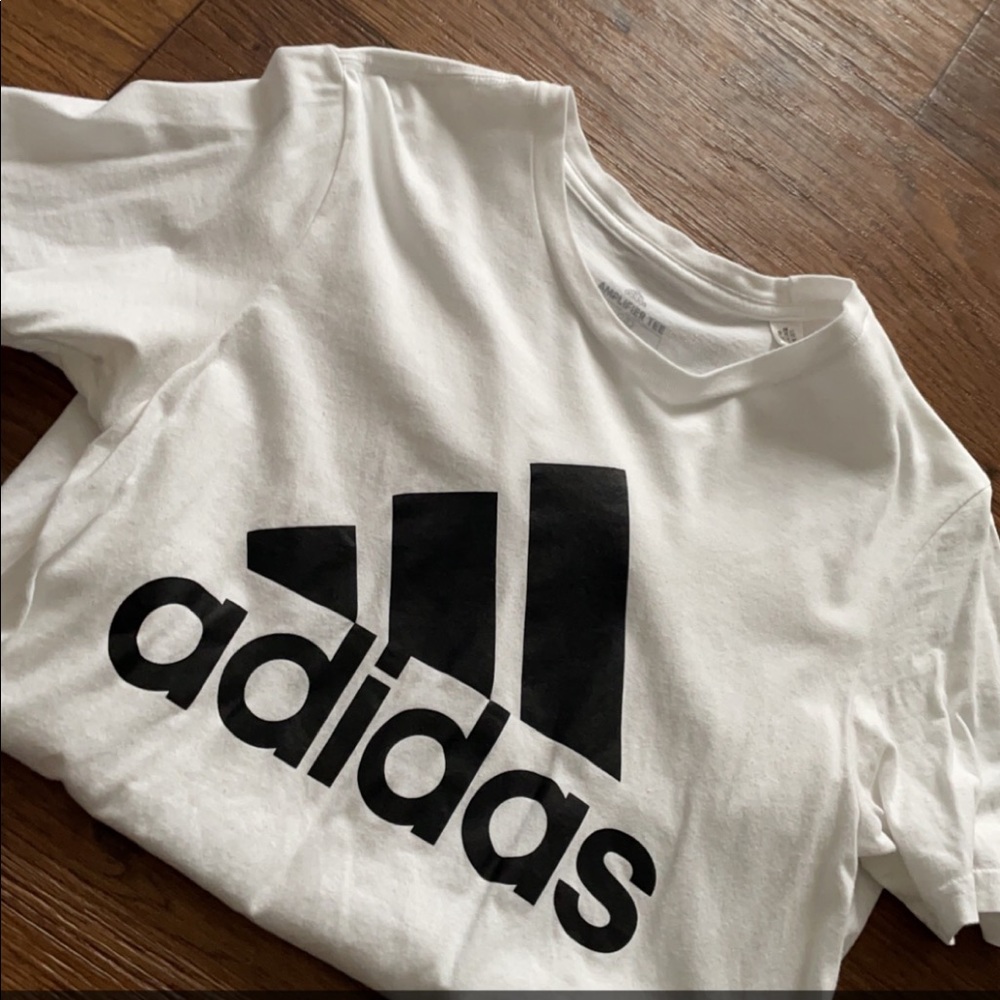 Women’s Adidas short sleeve shirt